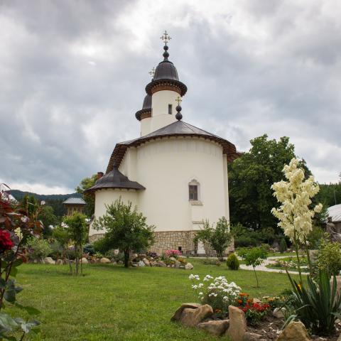 Mănăstirea Varatic
